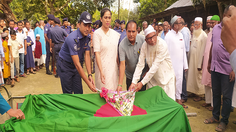 বীর মুক্তিযোদ্ধা আবুল কাশেমের রাষ্ট্রীয় মর্যাদায় দাফন সম্পন্ন