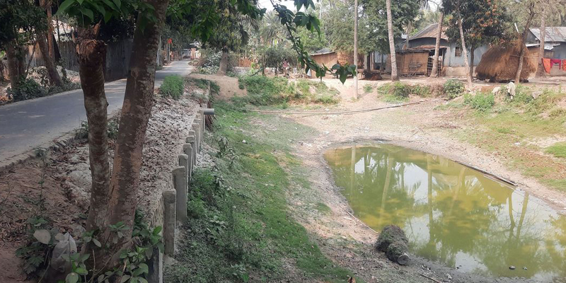 ঝিনাইদহের ডাকুয়া নদীর অস্তিত্ব এখন শুধু মানচিত্রে দখল বেদখলে পুকুরে পরিণত