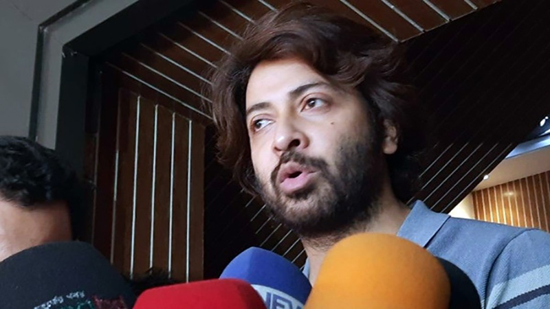 ডিবি কার্যালয় থেকে বেরিয়ে যা বললেন শাকিব খান