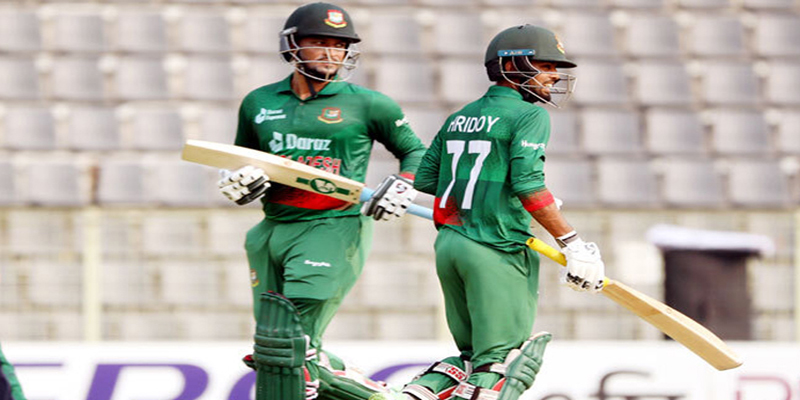 ৩৩৯ রানের লক্ষ্য দিলো টাইগাররা