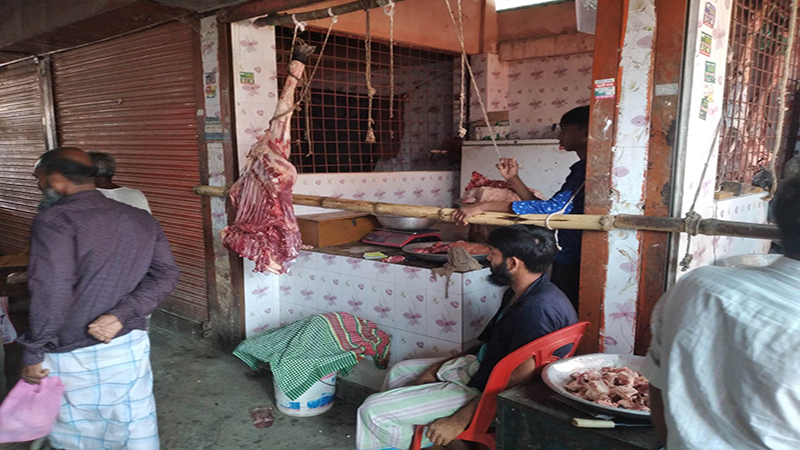 লক্ষ্মীপুরে পঁচা মাংস বিক্রির দায়ে ব্যবসায়ীর জরিমানা