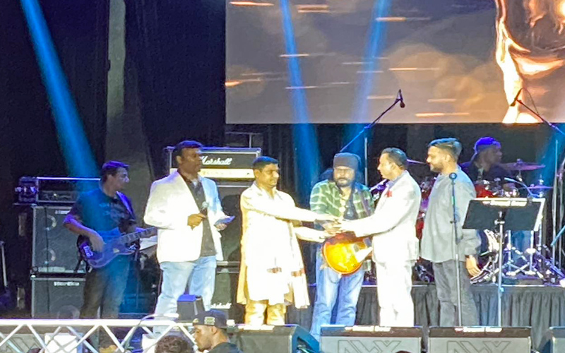 নিউ ইয়র্কে ১৭ সঙ্গীতশিল্পী পেলেন ঢালিউড অ্যাওয়ার্ডস