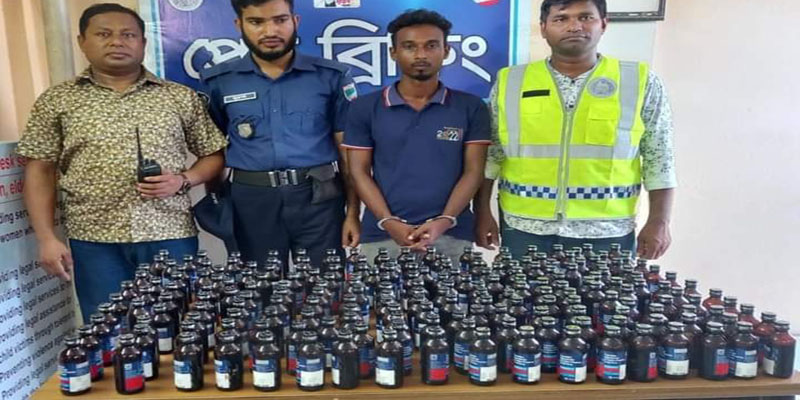 শার্শায় ২০৯ বোতল ফেন্সিডিল সহ ১ জনকে আটক করেছে পুলিশ