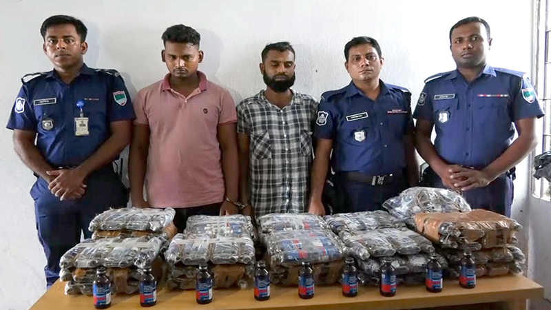 ভারতীয় ফেনসিডিলসহ যশোরের দুই মাদক ব্যবসায়ী আটক