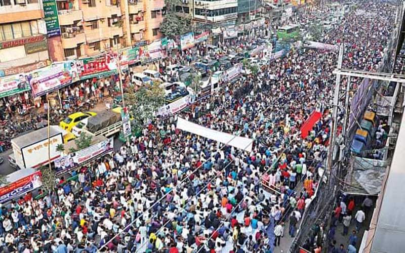 ধীরে ধীরে লোকারণ্য হয়ে উঠছে নয়াপল্টন