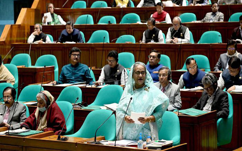 আওয়ামী লীগ আগামী ৫ বছরে উন্নয়নের ধারা অব্যাহত রাখতে প্রতিশ্রুতিবদ্ধ : প্রধানমন্ত্রী