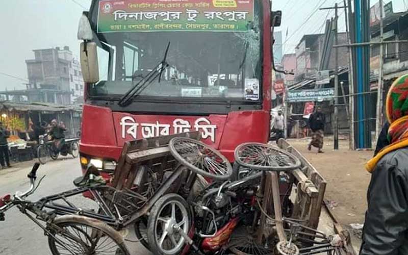 দিনাজপুরের সড়কে বিআরটিসি বাসের চাপায় নিহত ৪