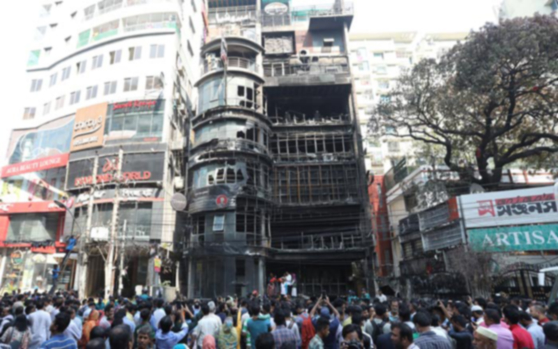 বেইলি রোডে আগুনে ঘটনায় ভবন মালিকসহ বেশ কয়েকজনের বিরুদ্ধে মামলা