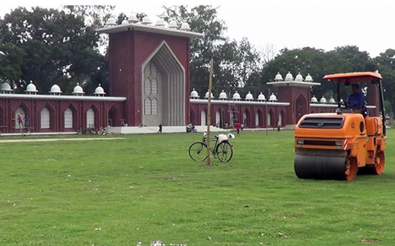 এশিয়ার সর্ববৃহৎ ঈদের জামাতের হবে দিনাজপুরে, ঈদগাহ ময়দানের প্রস্তুতি সম্পন্ন করা হয়েছে।