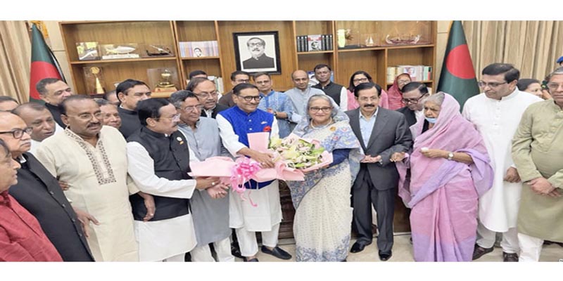 স্বদেশ প্রত্যাবর্তন দিবসে শুভেচ্ছায় সিক্ত শেখ হাসিনা