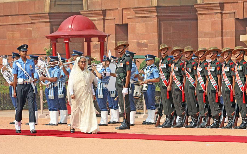 দিল্লিতে প্রধানমন্ত্রী শেখ হাসিনাকে গার্ড অব অনার