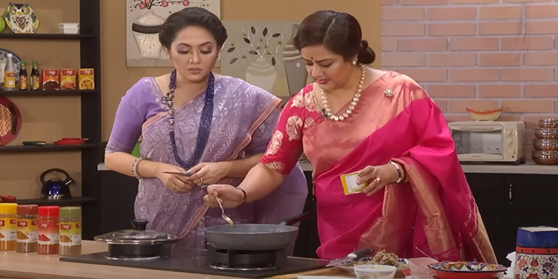 বাংলাদেশে এসে গরুর মাংস রান্না, বিপাকে কলকাতার অভিনেত্রী