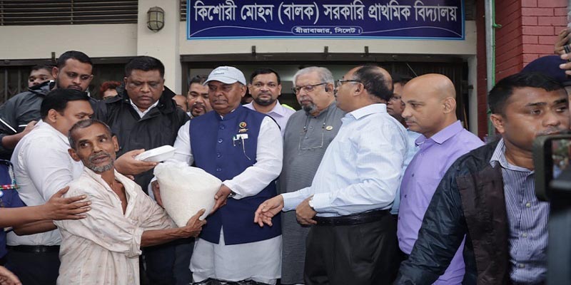 সিলেটের বন্যা পরিস্থিতি পর্যবেক্ষণ করছেন প্রধানমন্ত্রী