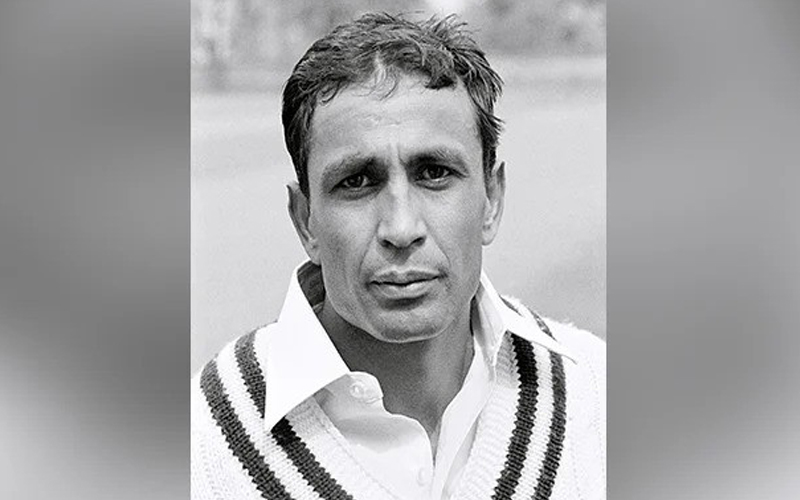 চলে গেলেন অভিষেক ম্যাচেই সেঞ্চুরি করা প্রথম পাকিস্তানি ক্রিকেটার