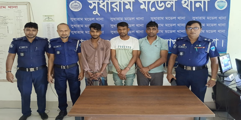 সিএনজি নিয়ে দিনে রেকি করে রাতে ডাকাতি: অস্ত্র-গুলিসহ গ্রেপ্তার ৩