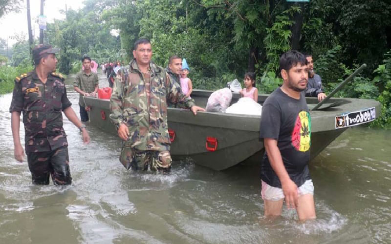 বন্যার্তদের উদ্ধার কার্যক্রমে সেনা মোতায়েন