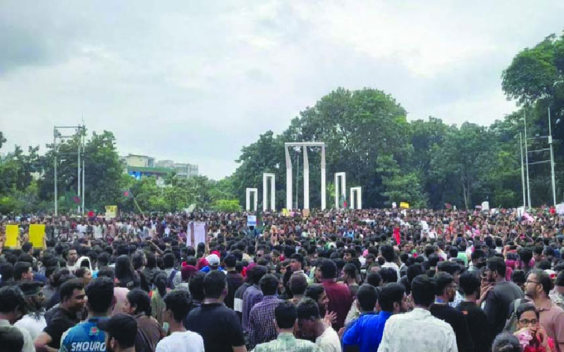 শহিদ মিনার থেকে এক দফা দাবি ঘোষণা