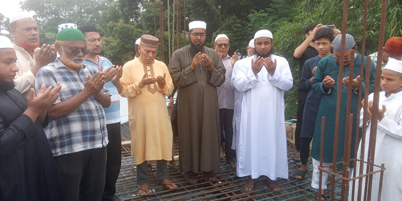 ডোমারে দারুল কোরআন খাজা গরিবে নেওয়াজ মাদ্রাসার ঢালাই কাজের উদ্বোধন