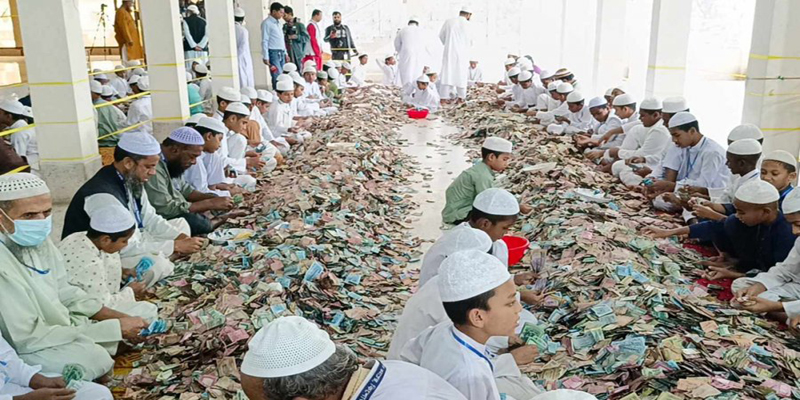 পাগলা মসজিদের দানবাক্সে মিললো ২৮ বস্তা টাকা, চলছে গণনা