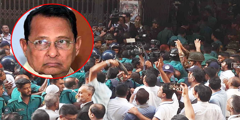 আদালত চত্বরে ইনুকে জুতা ও ডিম নিক্ষেপ