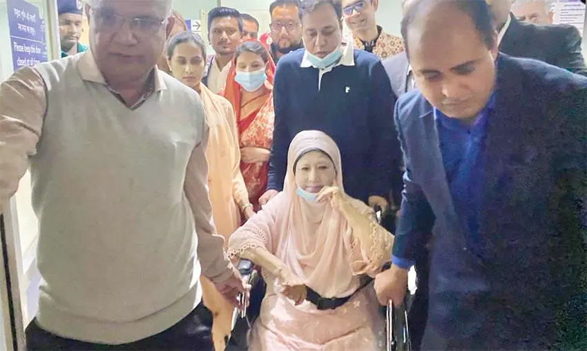 খালেদা জিয়াকে বিদেশে নেওয়ার প্রস্তুতি শুরু