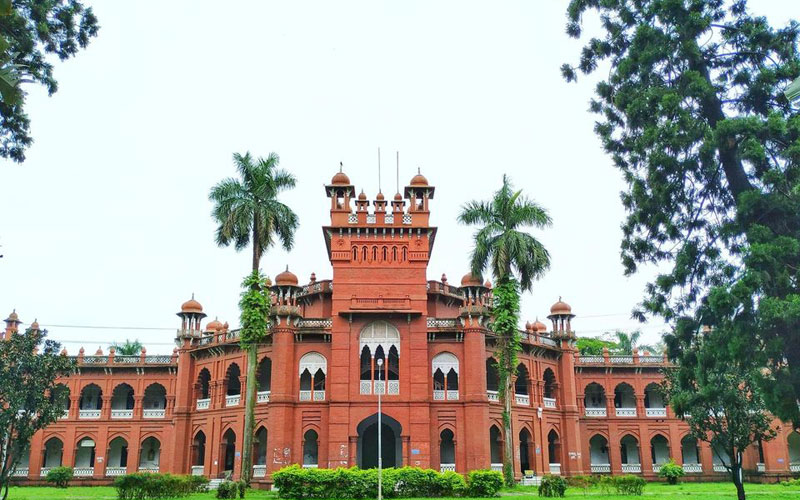 ঢাবিতে সব ধরনের রাজনীতি বন্ধের সিদ্ধান্ত
