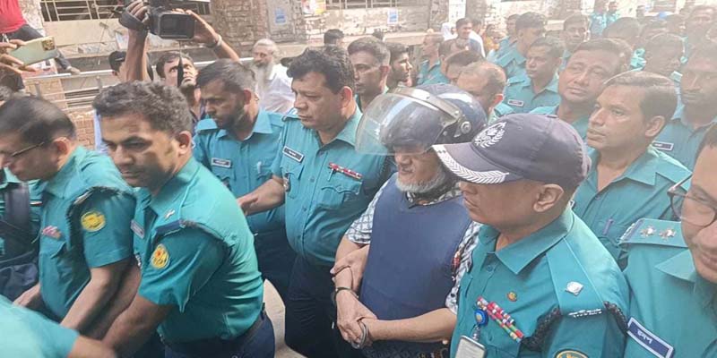 সাবেক ডিএমপি কমিশনার আছাদুজ্জামান ৭ দিনের রিমান্ডে