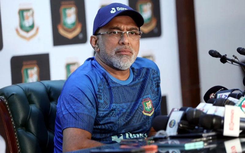 হাথুরুসিংহে: বিসিবির পক্ষ থেকে বরখাস্ত