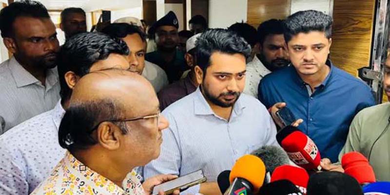 দেশের জনগণ এই রাষ্ট্রপতিকে আর চায় না: তথ্য উপদেষ্টা