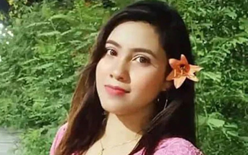 পরীক্ষা দিতে গিয়ে ছাত্রলীগ নেত্রী আটক