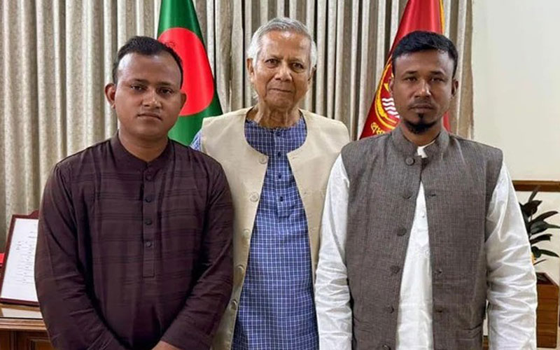 প্রধান উপদেষ্টার সঙ্গে শহীদ আবু সাঈদের পরিবারের সাক্ষাৎ