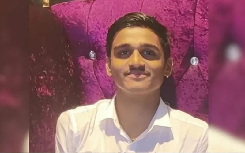১৮ হাজার টাকা বেতনের চাকরি, প্রেমিকাকে দিলেন ২৯ কোটির ফ্ল্যাট