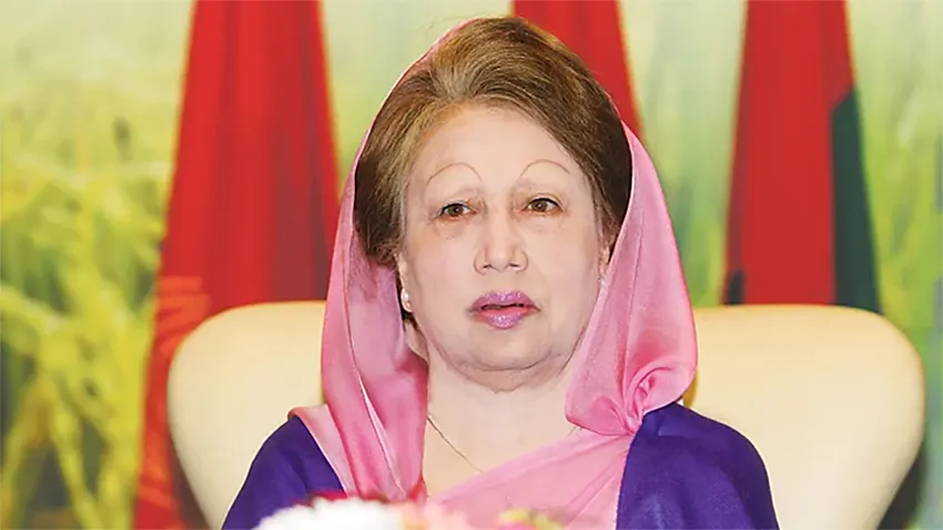 খালেদা জিয়া ১৭ দিন পর হাসপাতাল থেকে বাসায় ফিরলেন