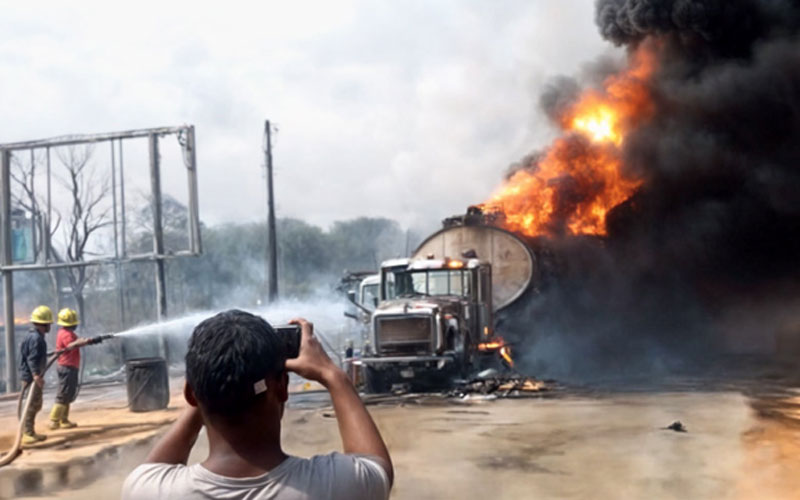 নাইজেরিয়ায় ট্যাংকার ট্রাক বিস্ফোরণে নিহত ৮৬