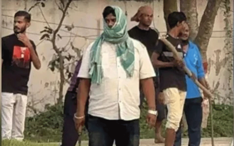কুয়েটে সংঘর্ষ: ধারালো অস্ত্র নিয়ে অবস্থান করা যুবদল নেতা মাহবুবকে বহিষ্কার