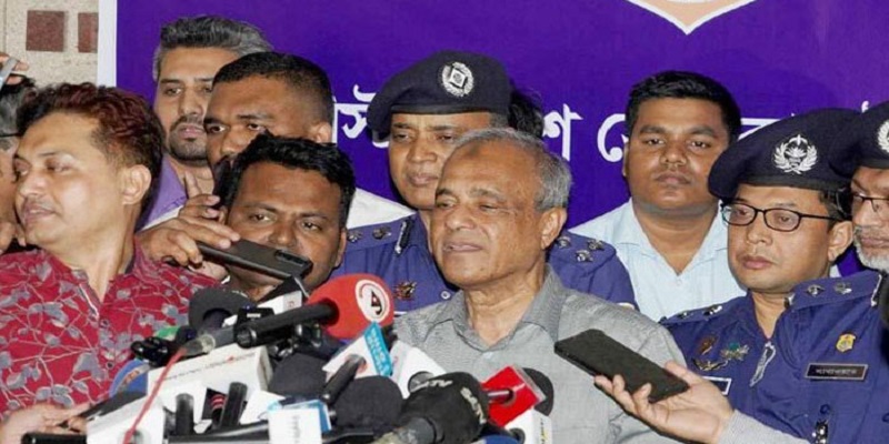 আইনশৃঙ্খলা বাহিনী ছাড়া কারও অভিযান চালানোর অধিকার নেই: স্বরাষ্ট্র উপদেষ্টা
