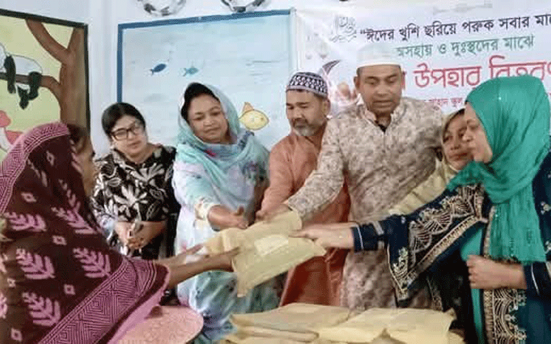 সৈয়দপুরে শ্রজিনার ইফতার ও ঈদ উপহার বিতরণ 