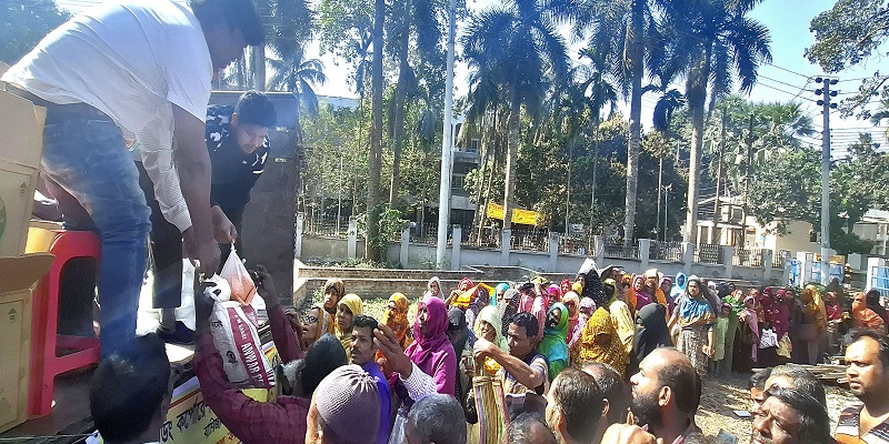 ট্রাকে টিসিবির পণ্য বিক্রি শুরু রবিবার