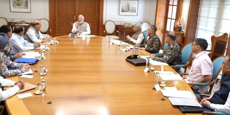হঠাৎ তিন বাহিনীর প্রধানের সঙ্গে বৈঠকে মোদি