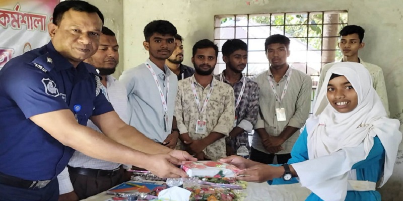 ডোমারে শিশু অধিকার বিষয়ক কর্মশালা ও কুইজ প্রতিযোগিতা অনুষ্ঠিত