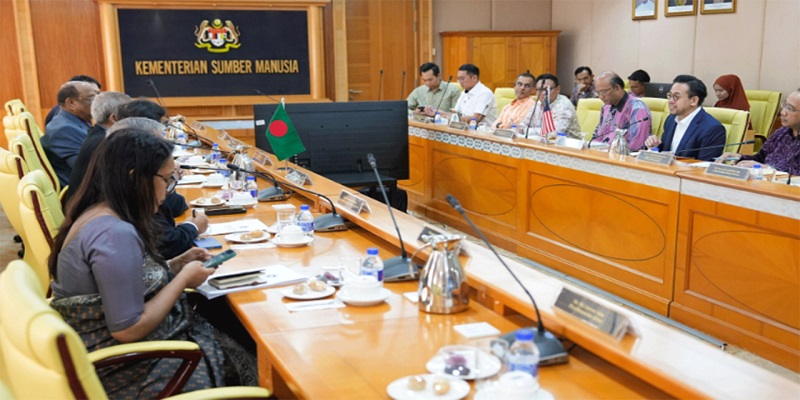মালয়েশিয়ার শ্রমবাজার নিয়ে সুখবর দিলেন উপদেষ্টা আসিফ নজরুল