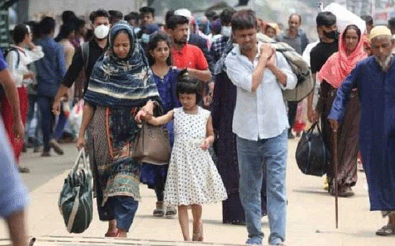 ঈদ শেষে স্বস্তিতে ঢাকায় ফিরছেন মানুষ