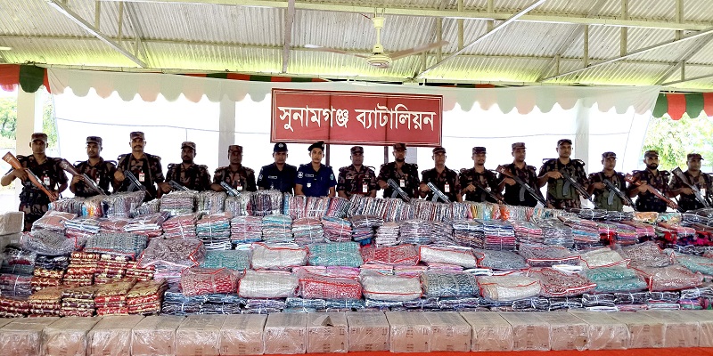 সুনামগঞ্জের বিজিবির অভিযানে ভারতীয় শাড়ি,লেহঙ্গা ও কসমেটিক্র জব্দ