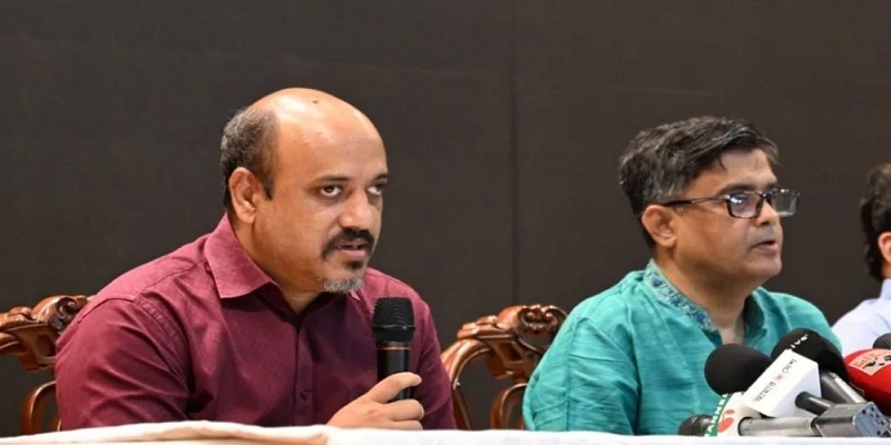 ভুল সংবাদ পরিবেশন করলে সরকার ব্যবস্থা নেবে: আজাদ মজুমদার