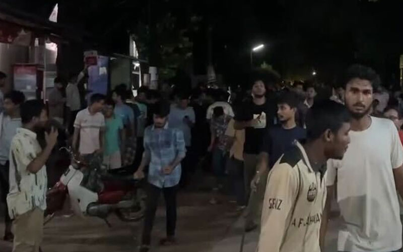 চট্টগ্রাম বিশ্ববিদ্যালয়ের শিক্ষার্থী ও স্থানীয়দের মধ্যে সংঘর্ষ
