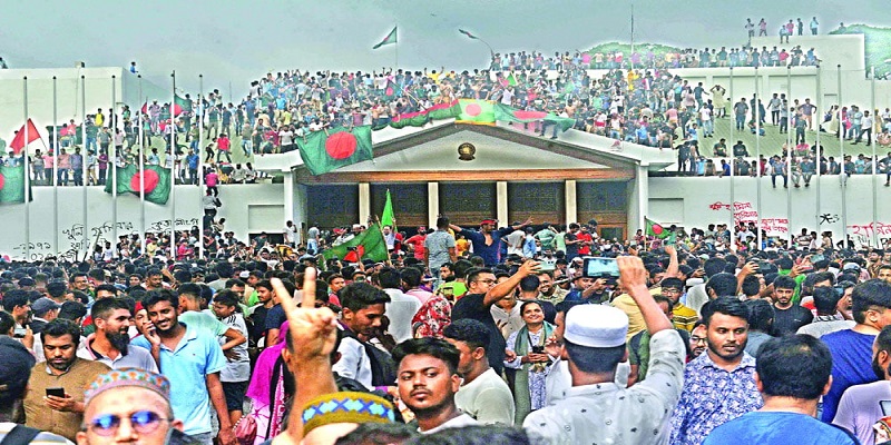 ‘৩৬ জুলাই’ ছাত্র-জনতার বিজয়, হাসিনার স্বৈরশাসন থেকে মুক্ত হয় বাংলাদেশ