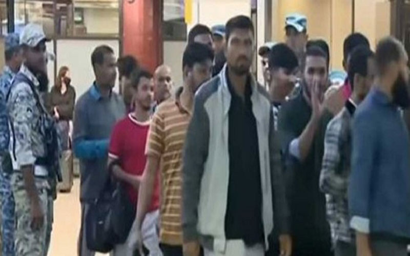 যুক্তরাষ্ট্র থেকে ফেরত এলেন আরো ৩০ বাংলাদেশি
