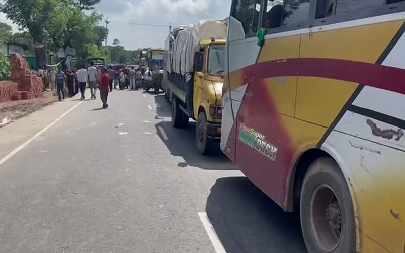 ঢাকার সঙ্গে দক্ষিণবঙ্গের  ২১ জেলার যোগাযোগ বিচ্ছিন্ন